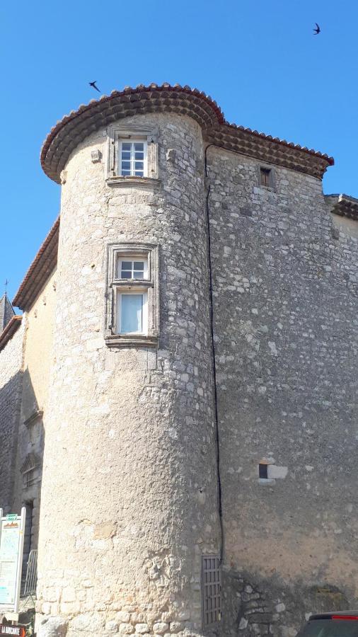 La Garde Adhemar, L'Escalier Medieval Exterior photo